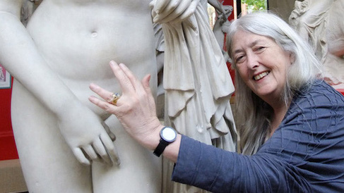 Mary Beard reaches out to the naked Aphrodite of Knidos statue