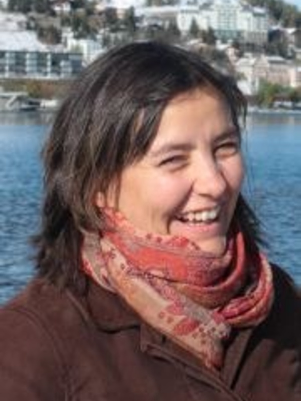 Dr Anja Slawisch