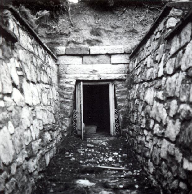 Unidentified chamber, Çanakkale 1971 (B45.13)